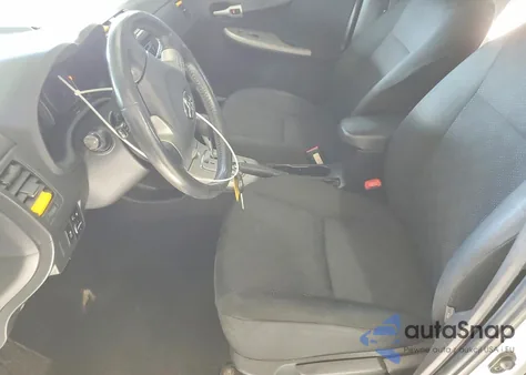 2010 Toyota Corolla Base z USA, uszkodzony, nr VIN 2T1BU4EE5AC253878